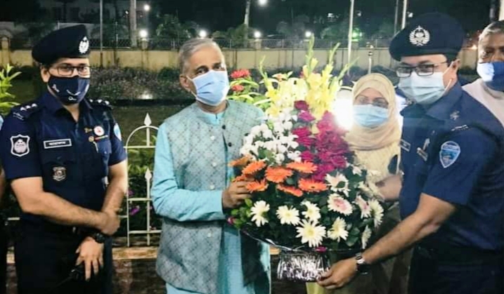 পরিকল্পনা  প্রতিমন্ত্রীকে চাঁদপু‌রের  জেলা প্রশাসনের ফুলেল শুভেচছা