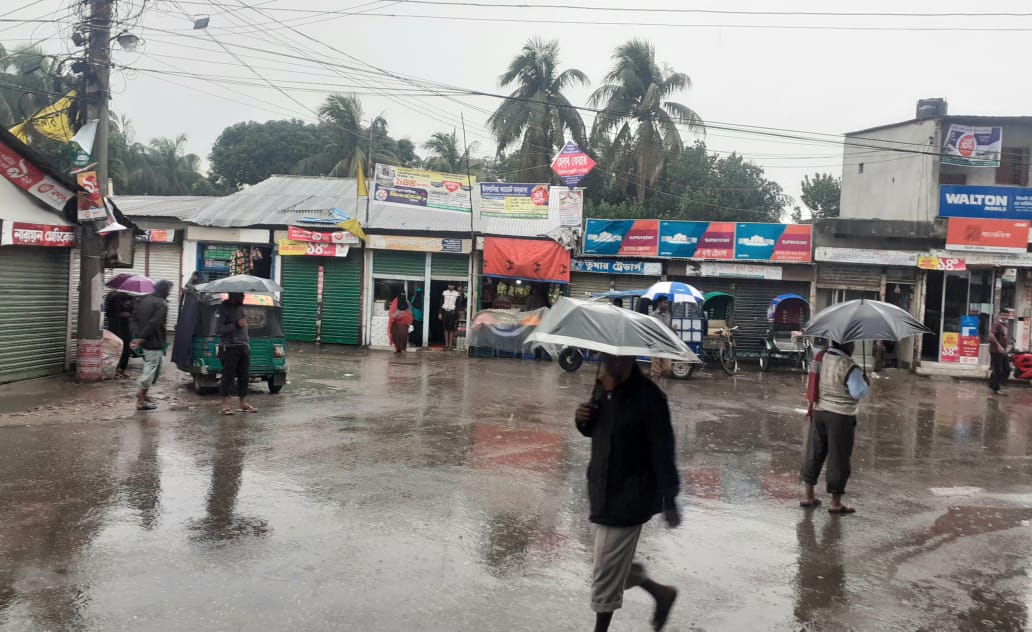 অসময়ের ঝড়-বৃষ্টি!