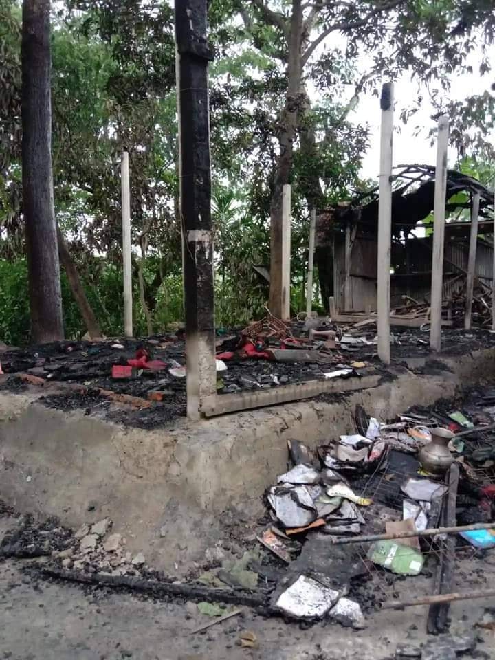 মতলবে অগ্নিকাণ্ডে দু'টি বসত ঘর পুরে ছাই : সাড়ে তিন লক্ষ টাকার ক্ষয়ক্ষতি