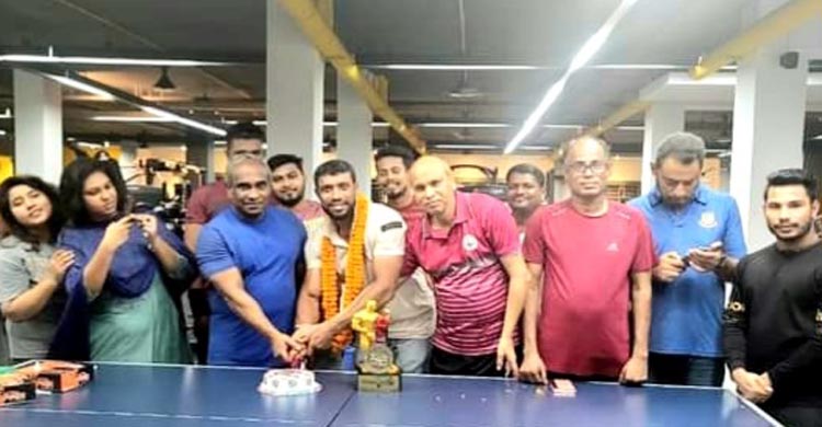 মিঃ ঢাকা স্বর্ণপদক জয়ী সহিদকে সংবর্ধনা