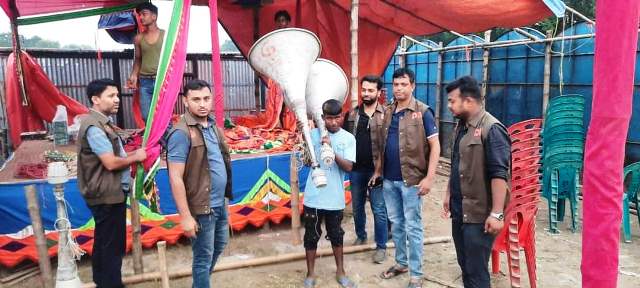 মতলব উত্তর বেলতলীতে অশ্লীল নৃত্য ও জাদু খেলা বন্ধ করল ডিবি পুলিশ