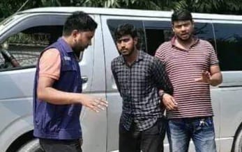 গলাকেটে হত্যা মামলার আসামী পরকীয়া প্রেমিক বাবু গ্রেফতার