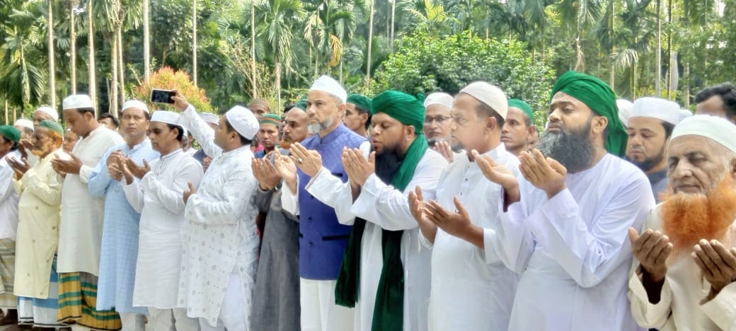 ফরাজীকান্দি দরবার শরীফের পীর শায়খ বোরহান উদ্দিন (রা.) এর মাজার জিয়ারতে নুরুল আমিন রুহুল এমপি