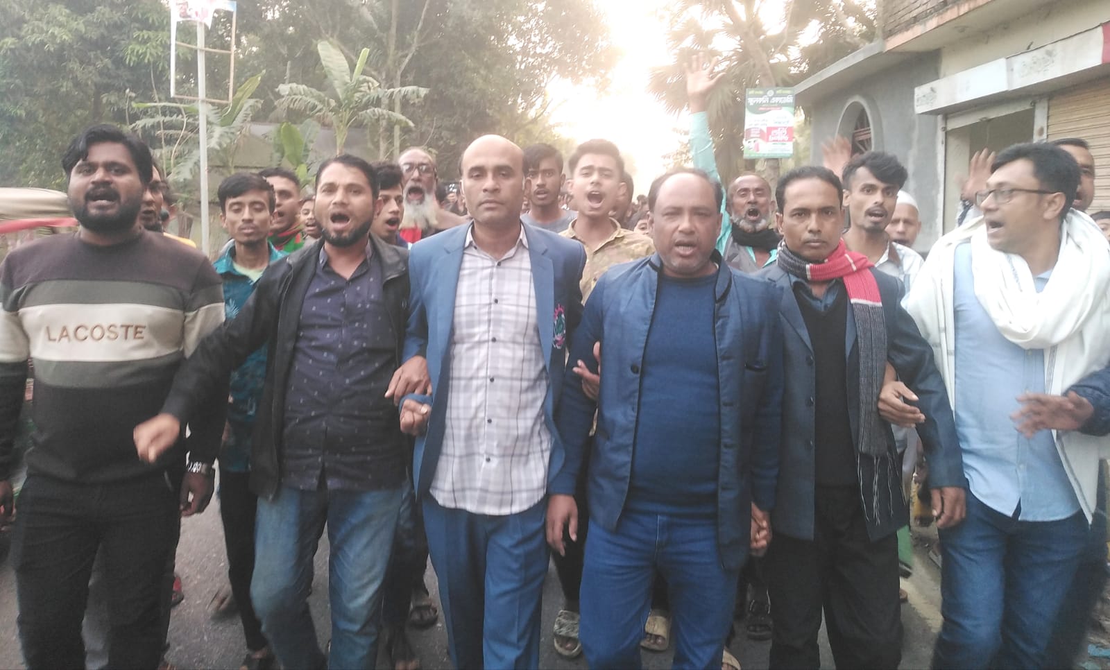 বরদিয়া আড়ং বাজারে মায়া চৌধুরীর নৌকা মার্কার সমর্থনে বিক্ষোভ মিছিল