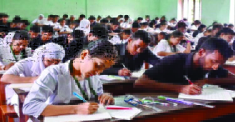 পাবলিক পরীক্ষার কেন্দ্র ঘিরে শিক্ষাঘণ্টার অপচয়
