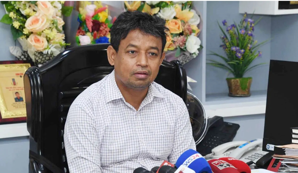 ‘আমাকে মোয়া বানানো হচ্ছে’ সাবেক ডিবি প্রধান হারুন
