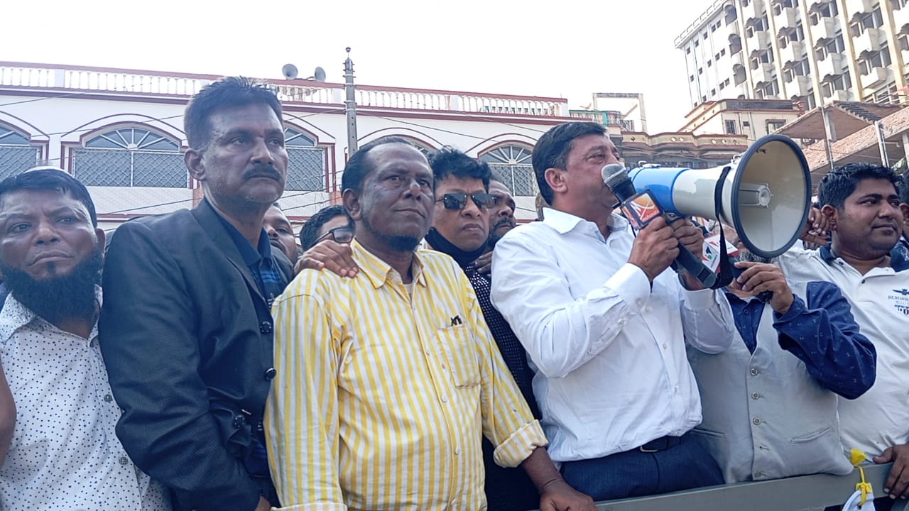আমরা সবাই মিলেমিশে ঐক্যবদ্ধ নেতৃত্বের মধ্য দিয়ে চাঁদপুরকে গড়ে তুলবো
