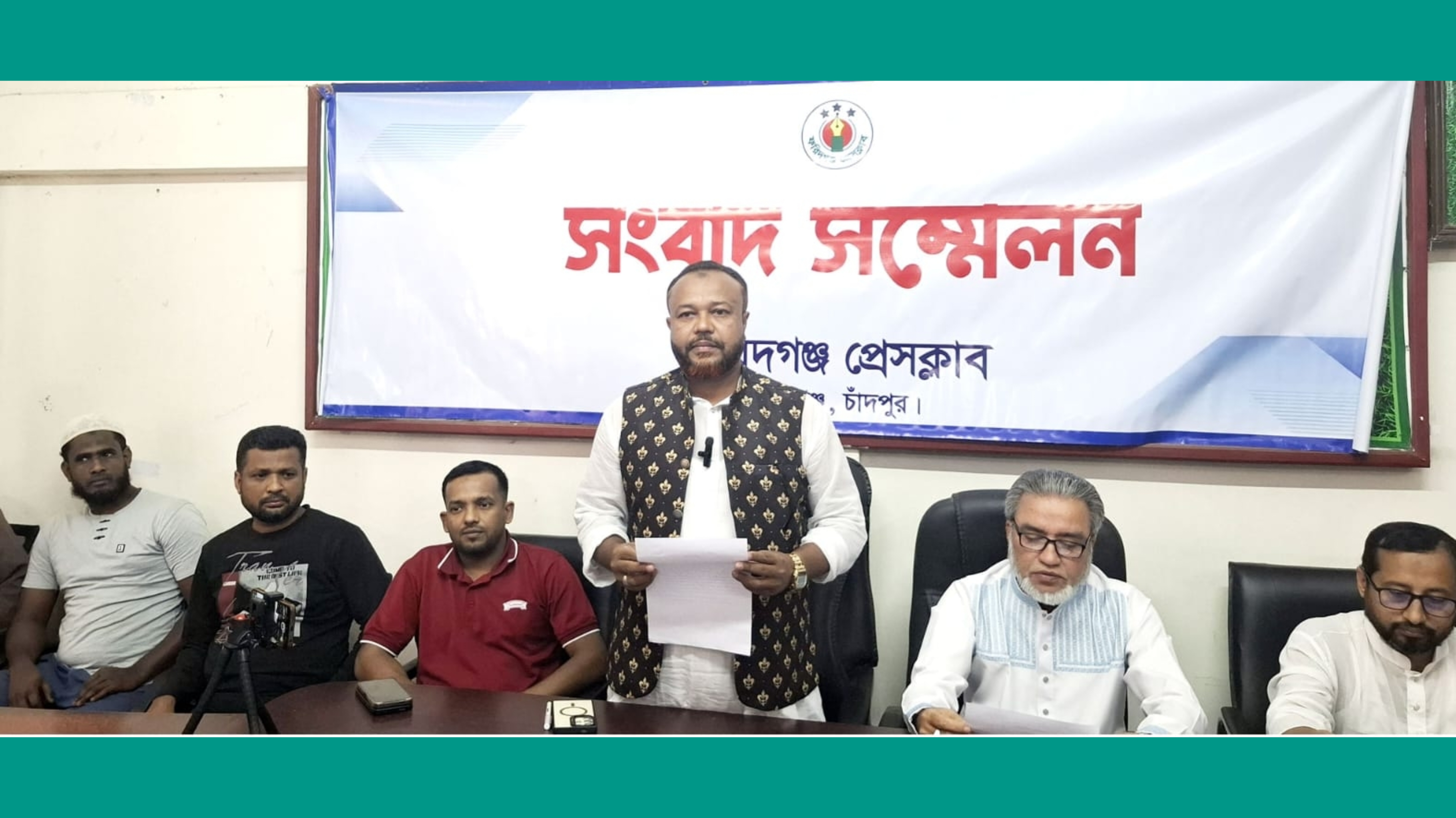 গল্লাক বাজারে পাবলিক টয়লেট নির্মাণে বাধার অভিযোগ