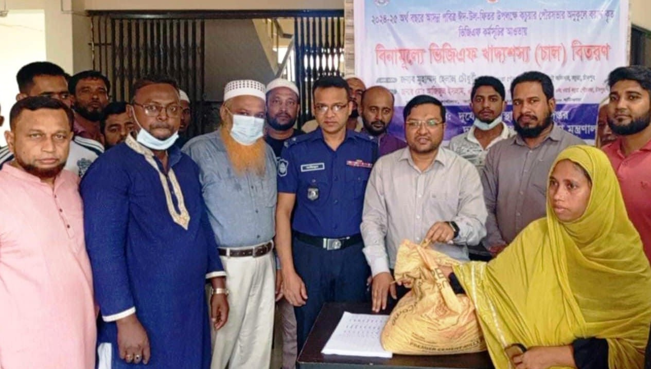 পবিত্র ঈদুল ফিতর উপলক্ষে কচুয়ায় ৫৩ হাজার পরিবারের মাঝে ভিজিএফ’র চাল বিতরণ