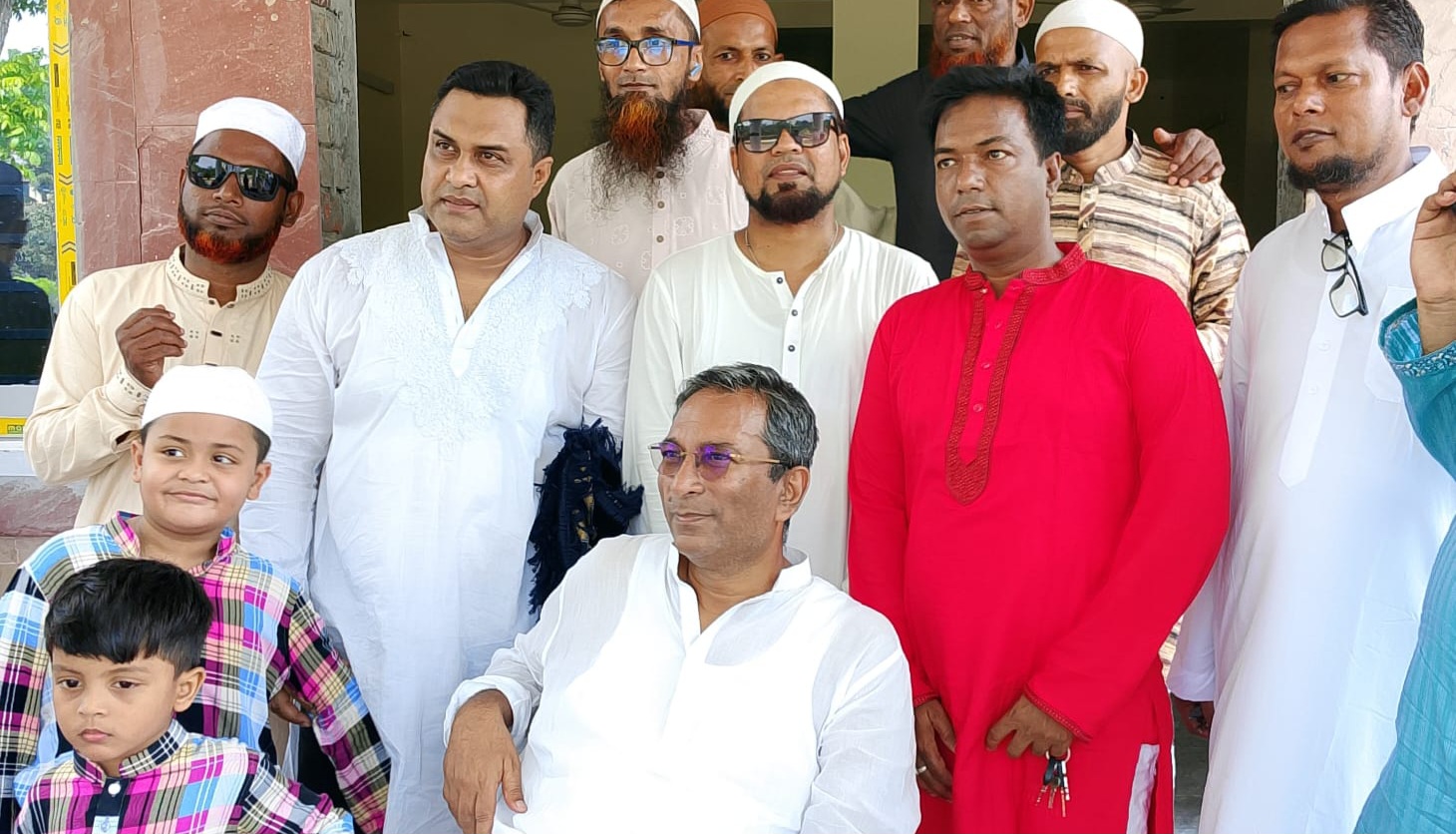 চাঁদপুরে নেতা কর্মীদের সাথে ঈদ শুভেচ্ছা বিনিময় করলেন শেখ ফরিদ আহমেদ মানিক