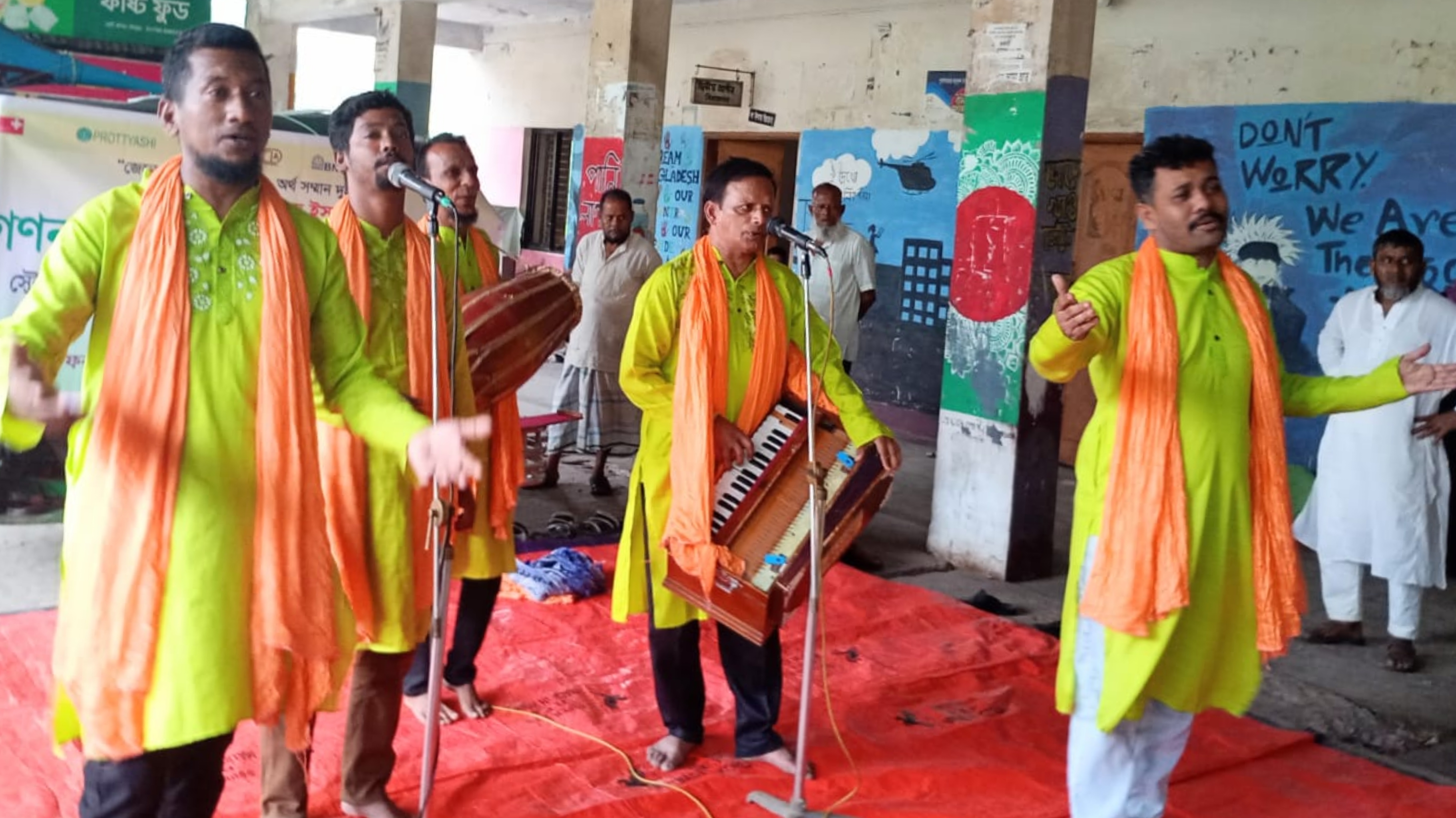 নিরাপদ অভিবাসন ইস্যুতে 'অনন্যা'র পথনাটক