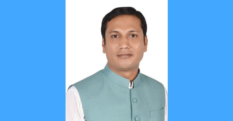 কচুয়া উপজেলা পরিষদের সাবেক চেয়ারম্যান মাহবুব বিমান বন্দরে গ্রেফতার