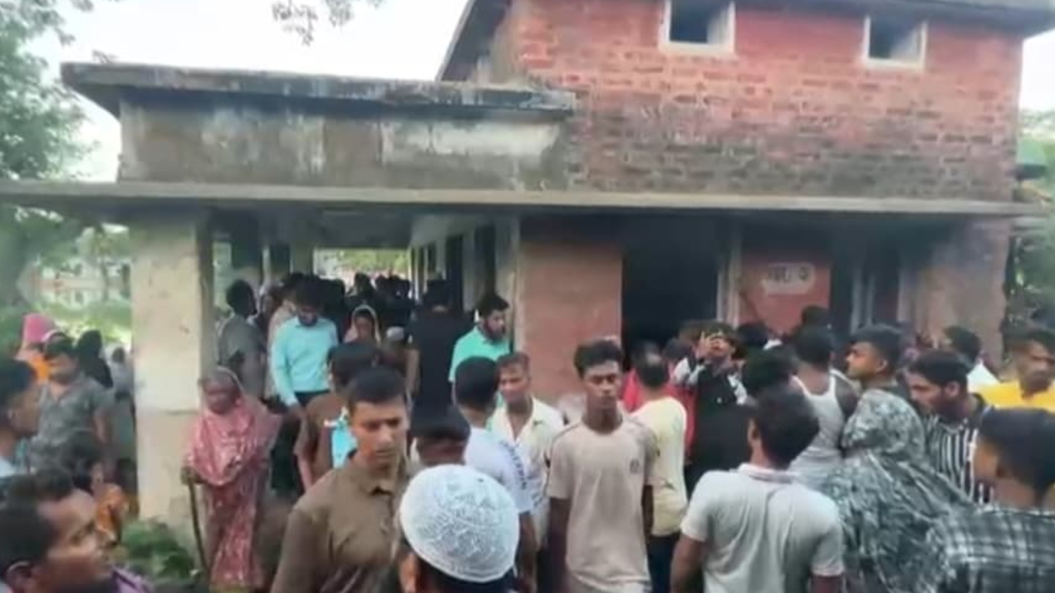 রেলওয়ে হাসপাতাল থেকে অটোচালকের মরদেহ উদ্ধার