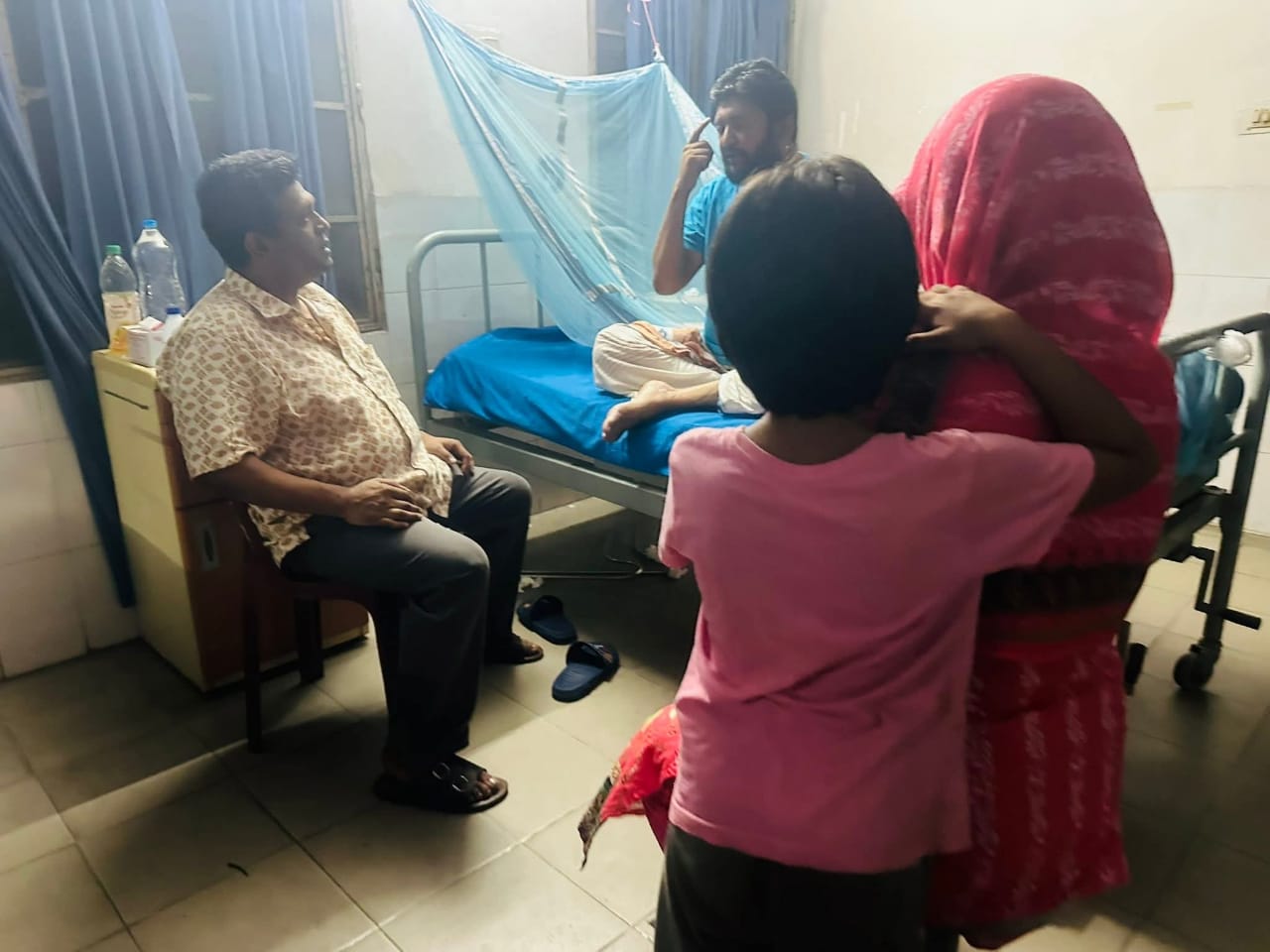 বিএনপির মিছিলে হামলায় চোখ হারানো যুবদল নেতার খোঁজ নিলেন তানভীর হুদা