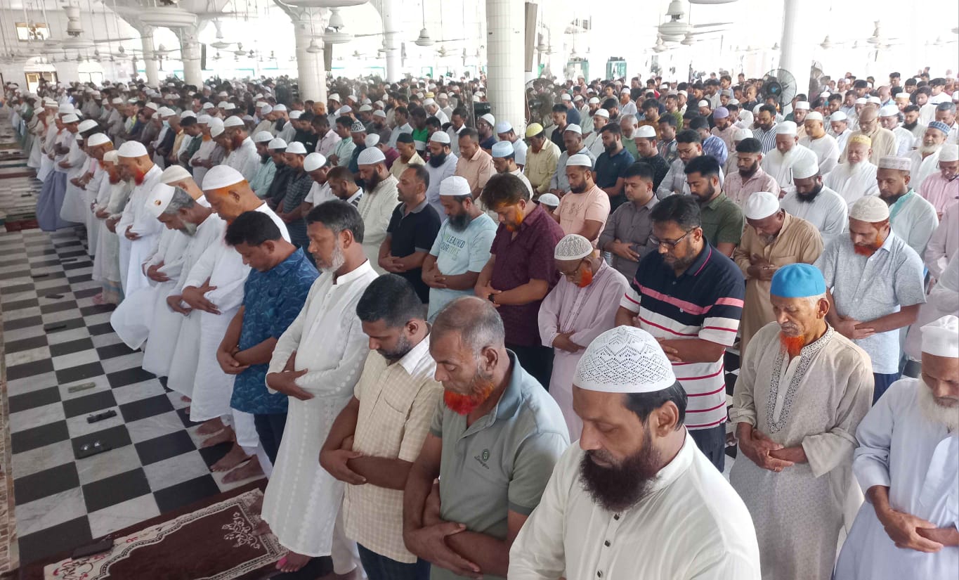 হাজীগঞ্জ উপজেলা পরিষদের সাবেক চেয়ারম্যান গাজী মাঈনুদ্দিনের স্ত্রীর দাফন সম্পন্ন
