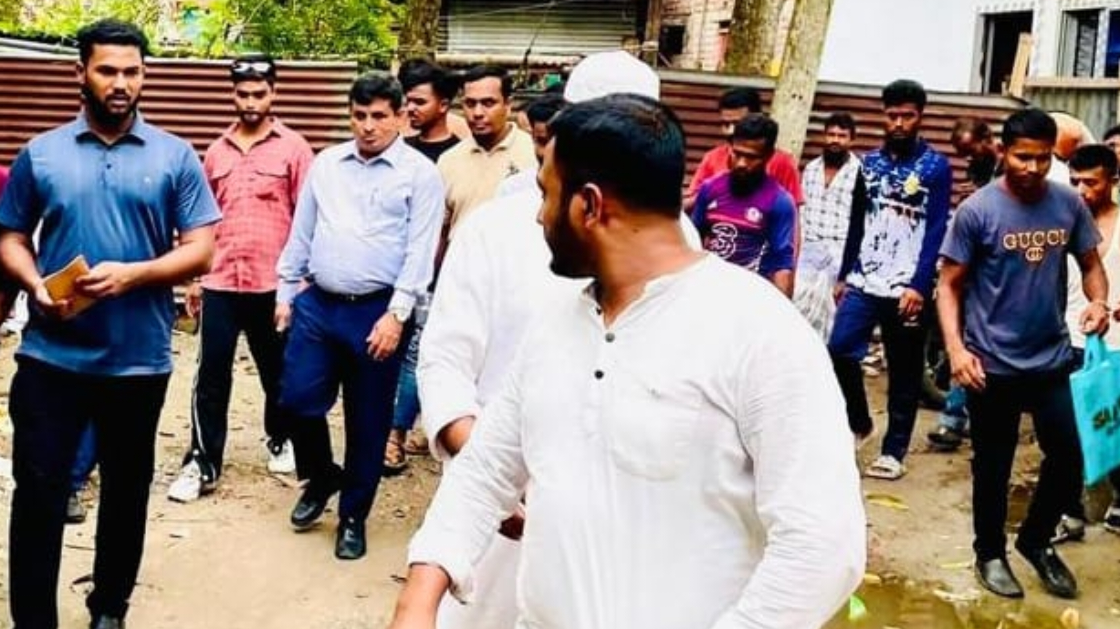 চাঁদপুর পৌরসভার ১৫নং ওয়ার্ডে ব্যক্তিগত ড্রেন নির্মাণ স্থগিত