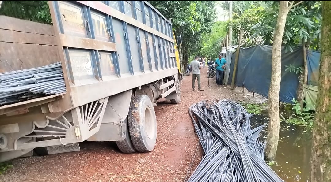 রড বোঝাই ট্রাক লুট, নোয়াখালীতে যুবদল কর্মীসহ গ্রেপ্তার ২
