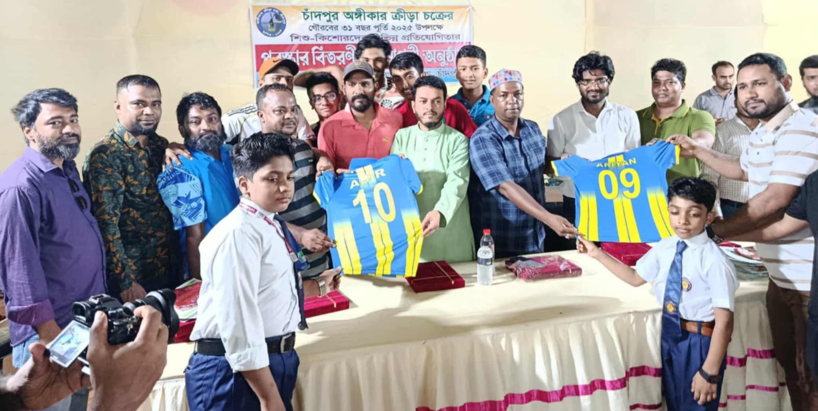 অঙ্গীকার ক্রিকেট একাডেমীর নতুন জার্সির আনুষ্ঠানিক  উন্মোচন