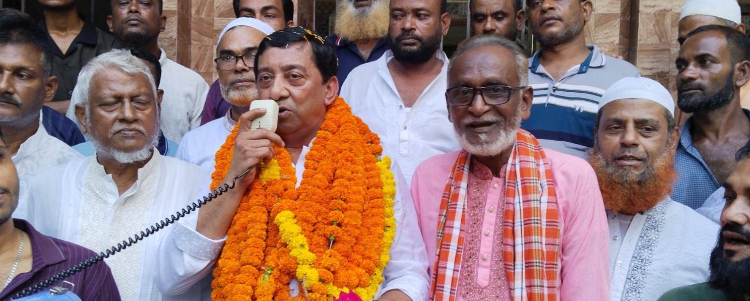 সেবক হিসেবে আপনাদের পাশে থাকতে চাই