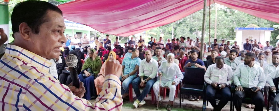 ব্যবসা বাণিজ্য ছেড়ে মানুষের জন্যে গত দেড় যুগ ধরে কাজ করে চলছি