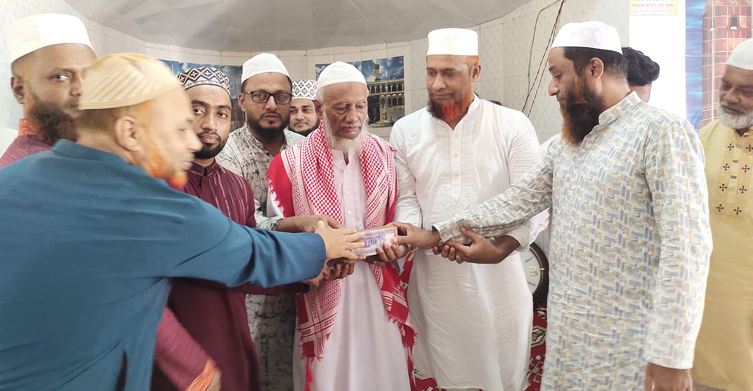 রামগঞ্জে মসজিদের ইমামের রাজকীয় বিদায় সংবর্ধনা