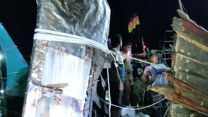 নোয়াখালীতে মাছ ধরার ট্রলারে সিলিন্ডার বিস্ফোরণে বাবুর্চি দগ্ধ