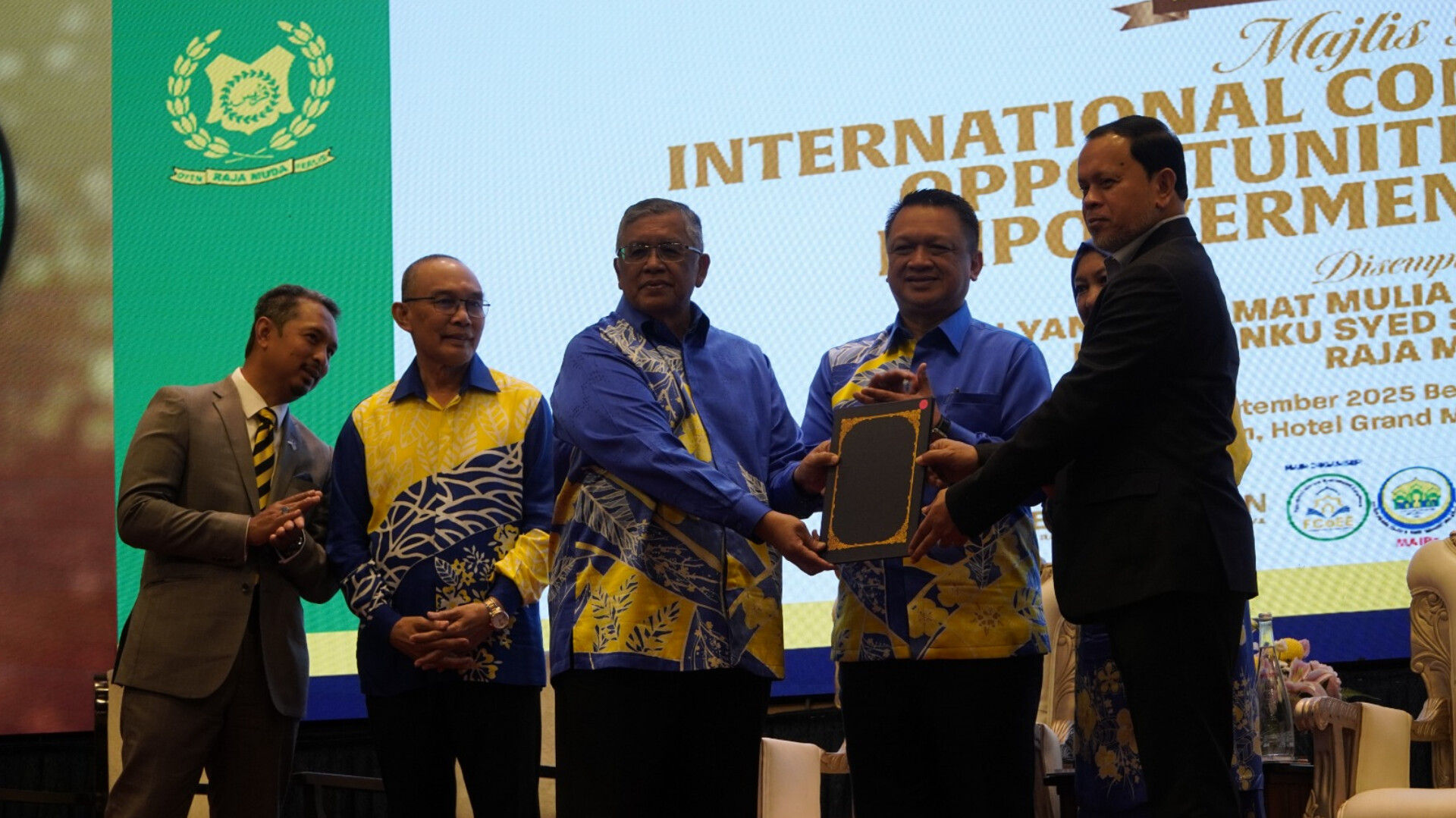 মালয়েশিয়ার ফয়জুদ্দিন সেন্টার অব এডুকেশনাল এক্সিলেন্স এবং গ্লোবাল পার্টনারদের সাথে ডিইএফএফইউইউজেড কনসোর্টিয়াম চালু করেছে ড্যাফোডিল ইন্টারন্যাশনাল ইউনিভার্সিটি