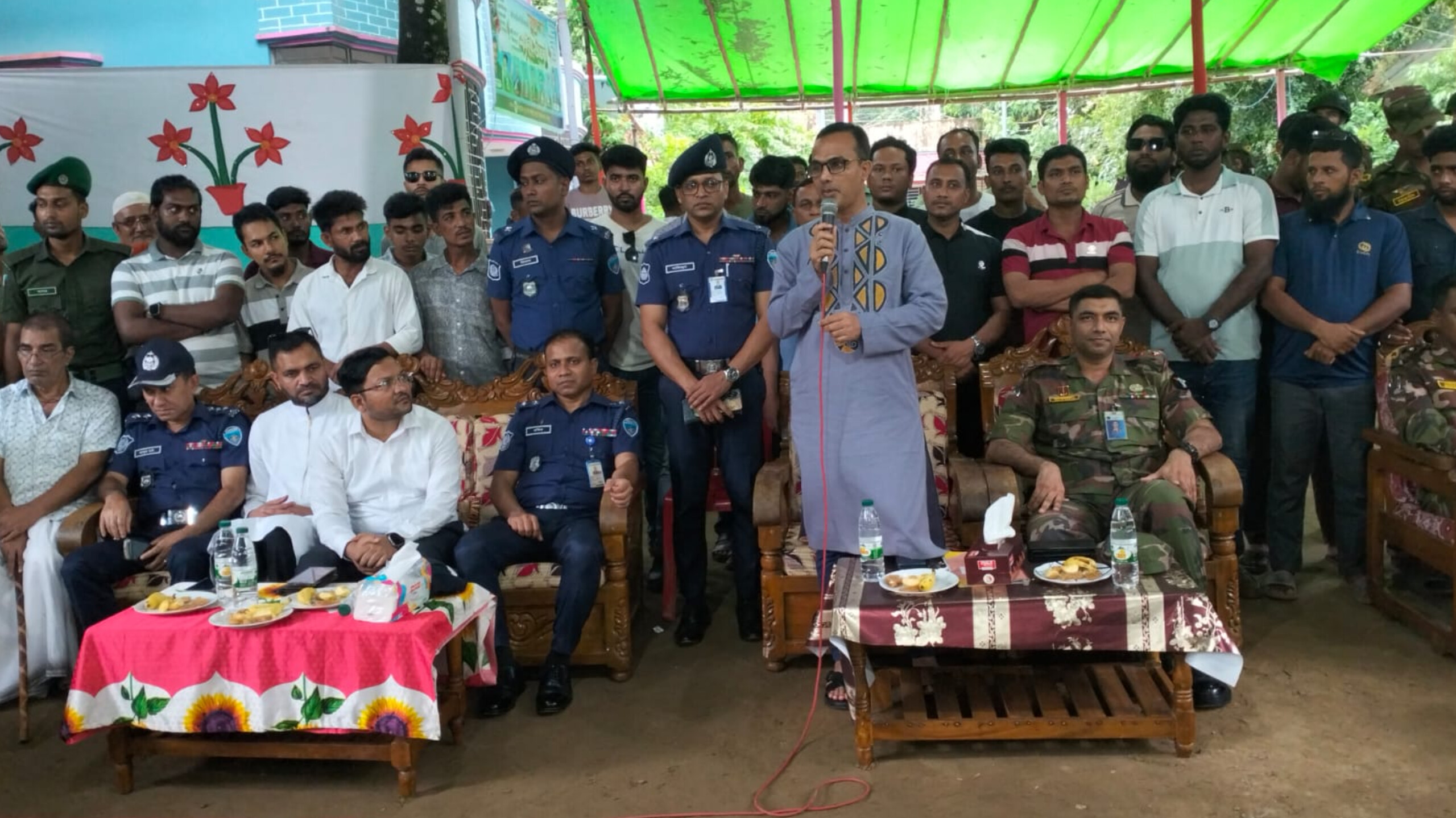 চাঁদপুরে সাম্প্রদায়িক সম্প্রীতি বজায় রেখে শান্তিপূর্ণভাবে পূজা উদযাপিত হচ্ছে