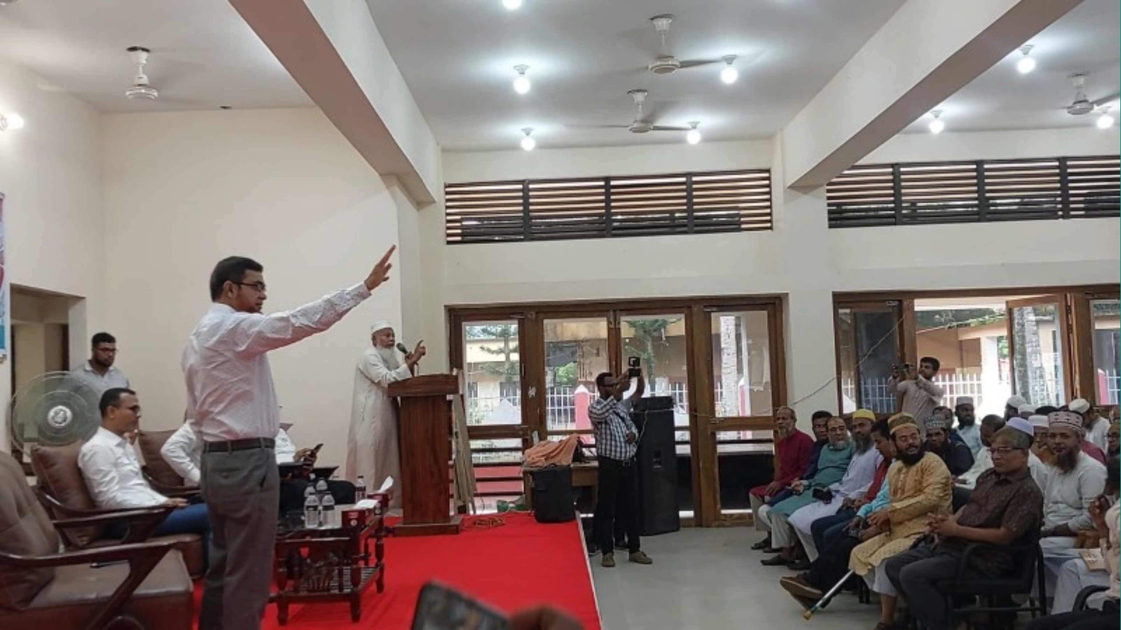 চাঁদপুরে বিশ্ব শিক্ষক দিবসের আলোচনা সভায় হট্টগোল