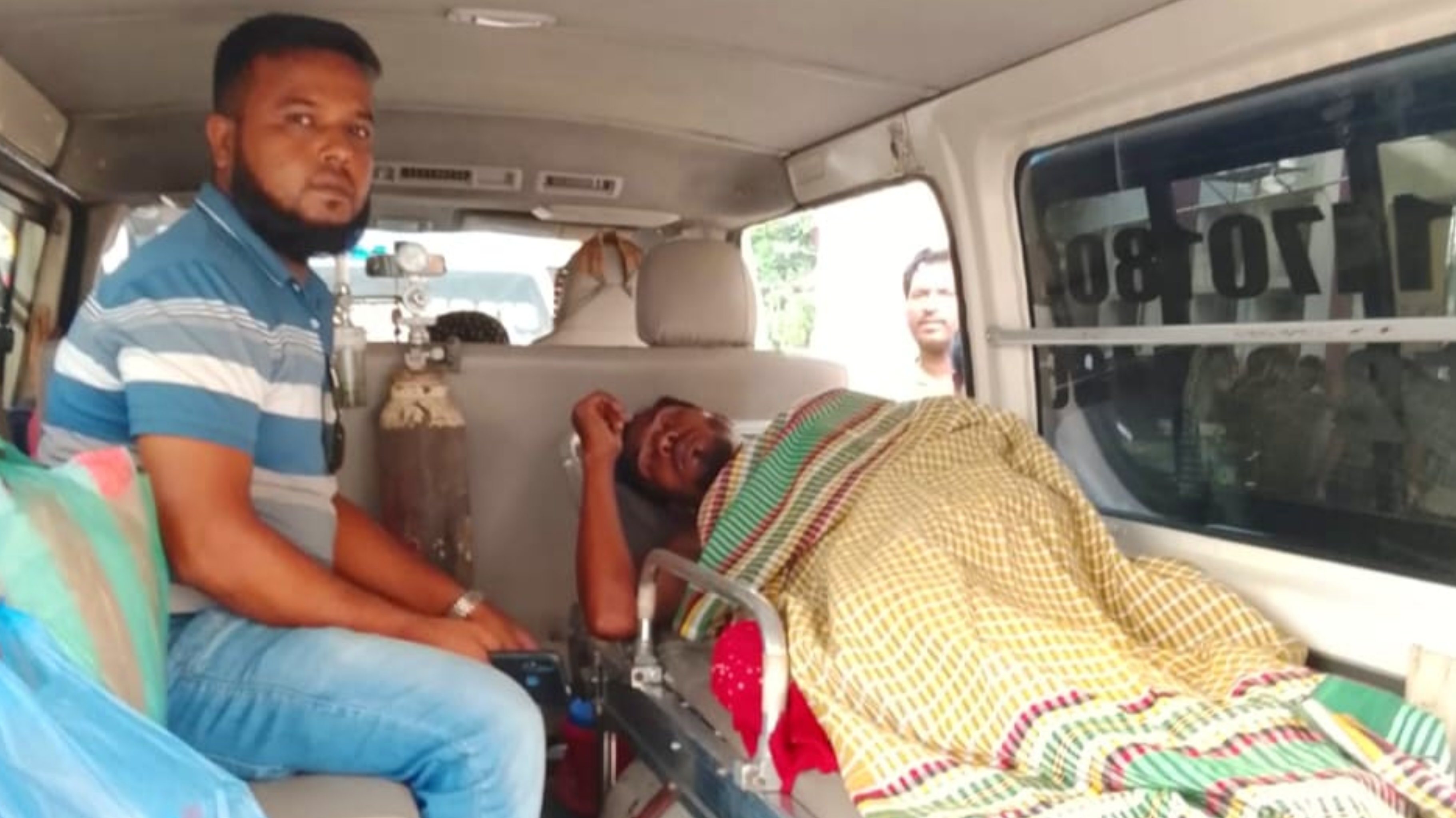 পুরাণবাজার পূর্ব জাফরাবাদ এলাকায় ফুটবল খেলাকে কেন্দ্র করে যুবককে কুপিয়ে জখম