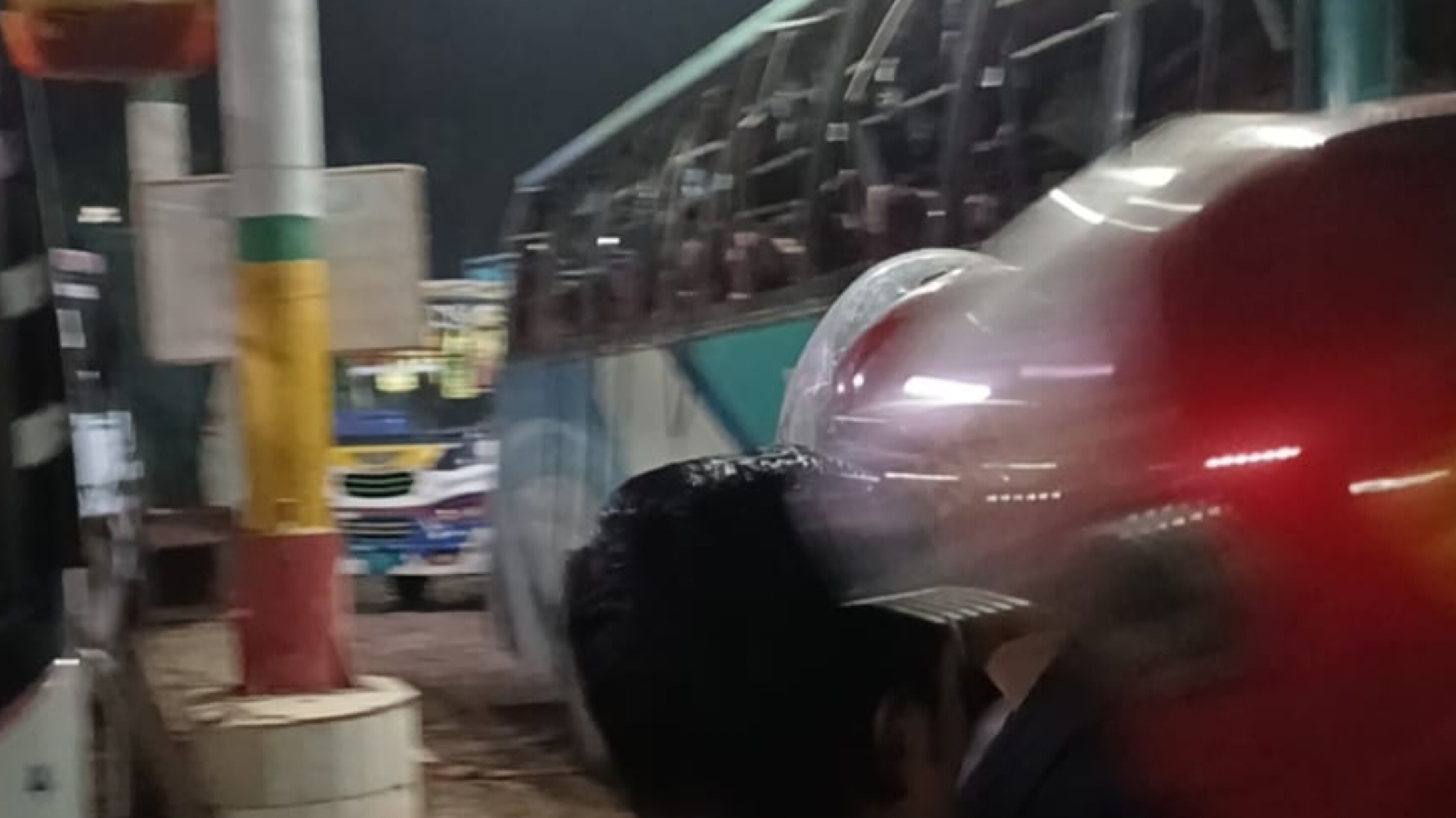 নোয়াখালীতে বাসে গ্যাস নেওয়ার সময় সিলিন্ডার বিস্ফোরণে আহত ৪