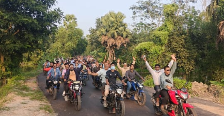 লকডাউনের নামে নৈরাজ্যের প্রতিবাদে মতলব উত্তরে তানভীর হুদার পক্ষে মোটরসাইকেল মহড়া
