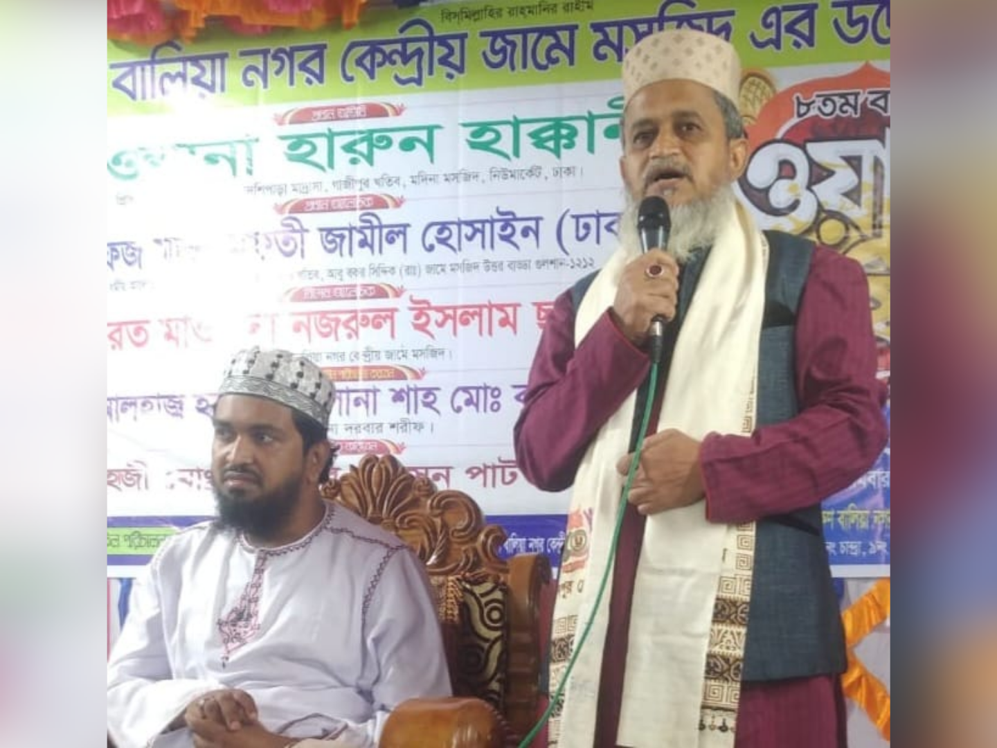 চান্দ্রা ইউনিয়নের ৯নং ওয়ার্ডে মুসল্লিদের কাছে দোয়া চাইলেন মোমবাতির প্রার্থী আহসান উল্লাহ