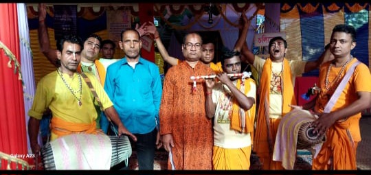 মতলব উত্তর তাতুয়া মেম্বার বাড়িতে চলছে ২৪ প্রহরব্যাপী হরিনাম সংকীর্তন