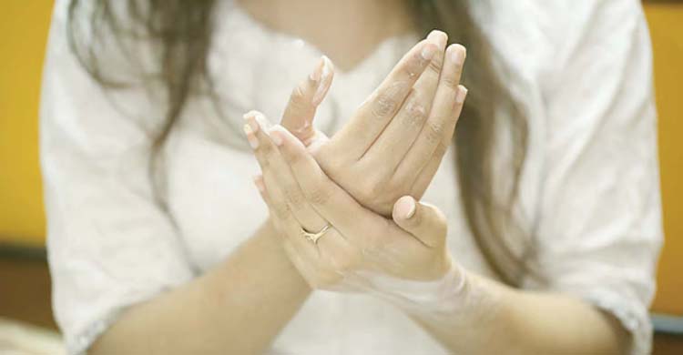 শীতকালের চর্মরোগ থেকে মুক্তির উপায়