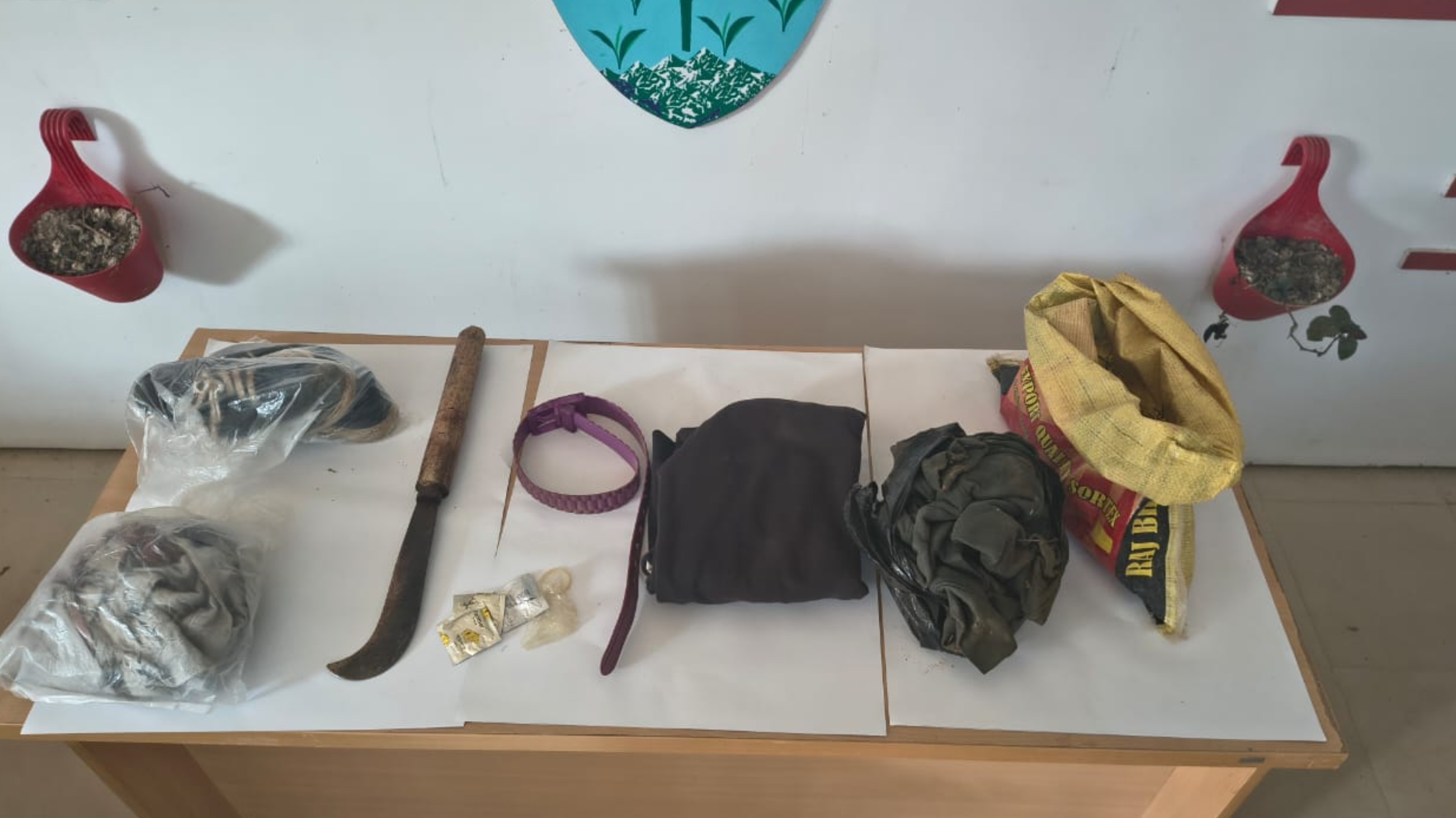 মৌলভীবাজারে চা বাগানে গলা কেটে হত্যা, আলামতসহ আসামি গ্রেপ্তার