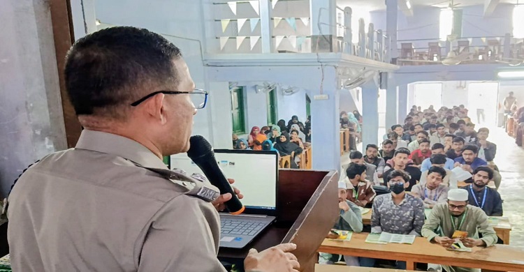 শিক্ষার্থীদের নিয়ে গণভোটের বিষয়াবলি সম্পর্কে অবহিতকরণ সভা