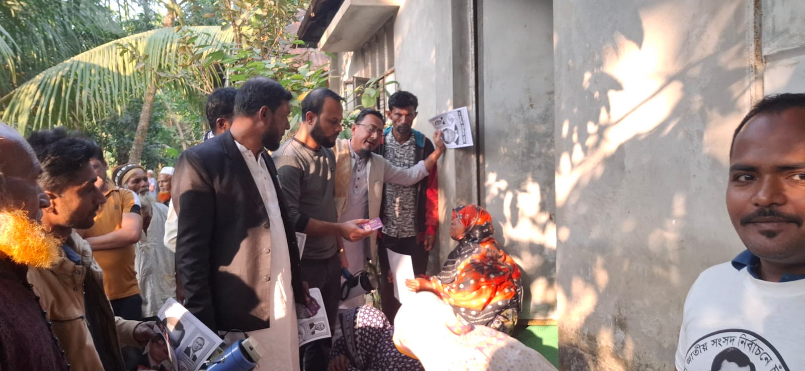 ফরিদগঞ্জ পৌরসভার ২নং ওয়ার্ডে ধানের শীষের সমর্থনে বিএনপির গণসংযোগ