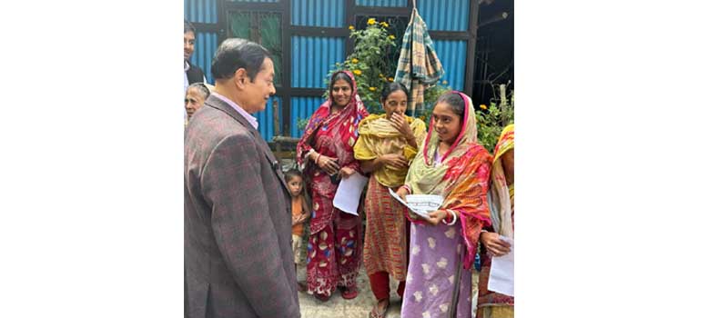 হিন্দু নারী ভোটারদের দ্বারে লায়ন হারুন