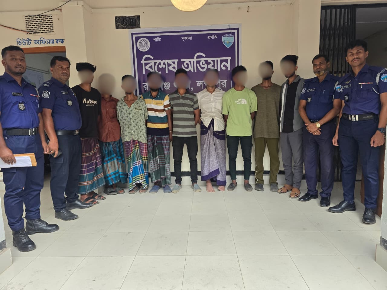 রামগঞ্জে ৬ মাদক ব্যবসায়ী গ্রেফতার