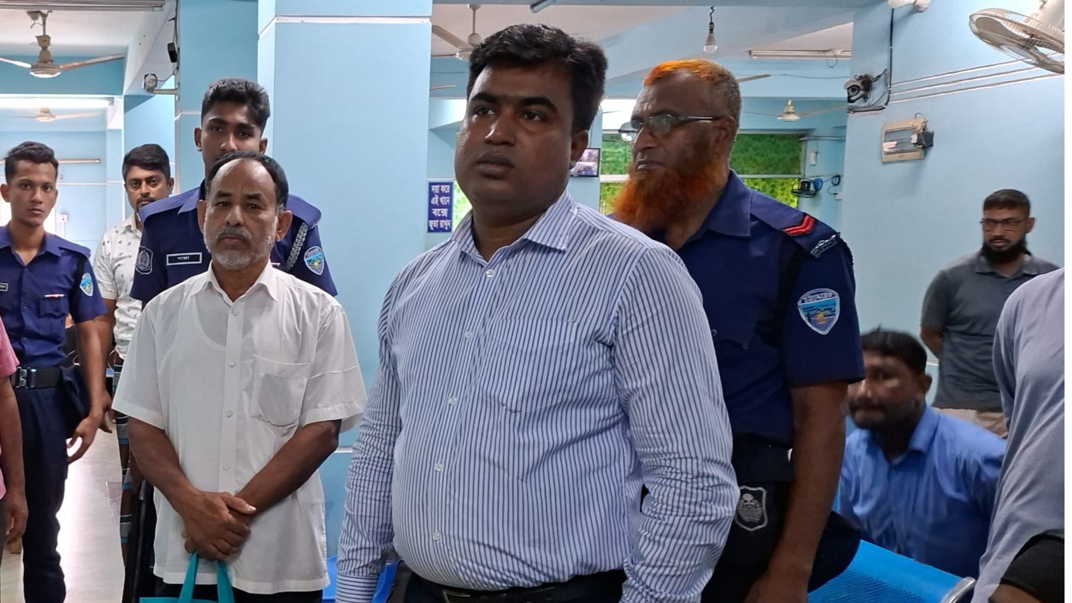 মেয়াদোত্তীর্ণ রি-এজেন্ট ও নিম্নমানের পণ্য বিক্রির অভিযোগে অভিযান।। দু প্রতিষ্ঠানকে জরিমানা