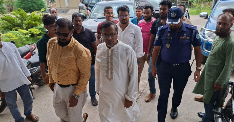 শাহরাস্তি ইউএনও কার্যালয়ে এমপি