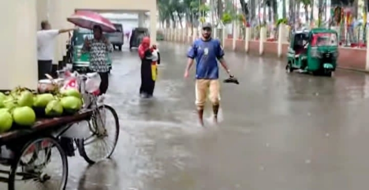 ভারী বৃষ্টিপাতে জলাবদ্ধতা