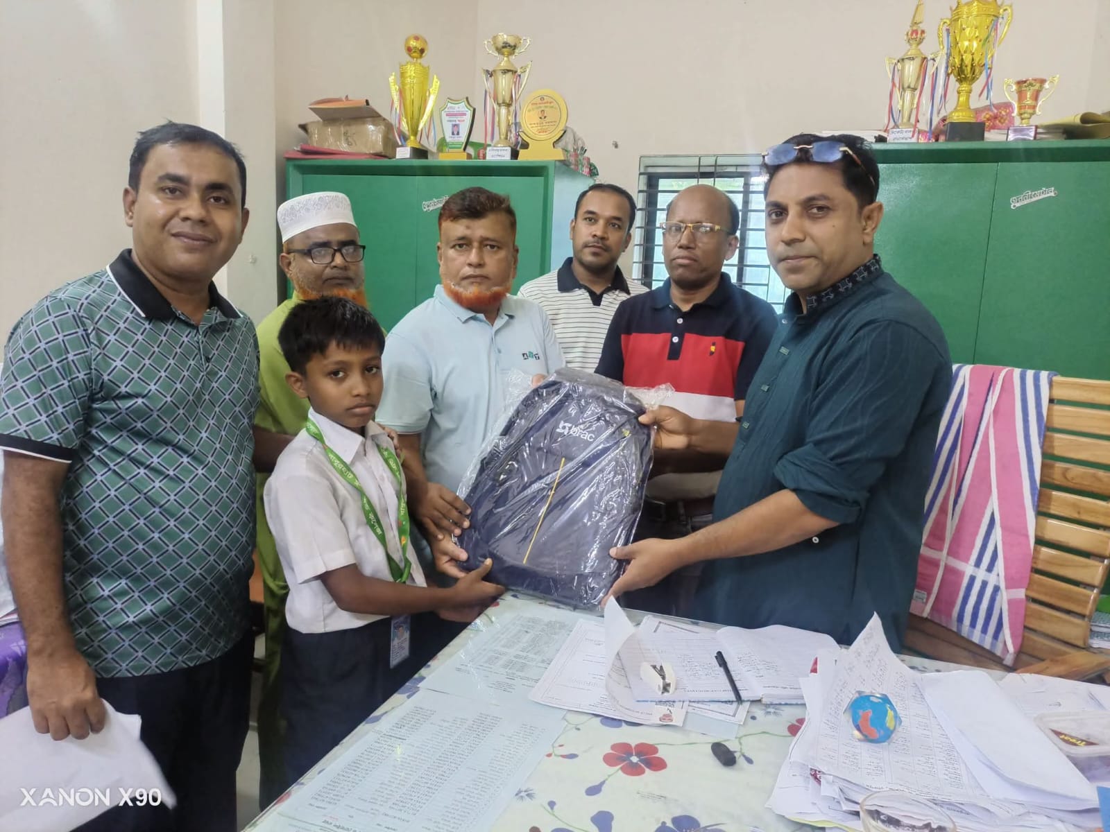 বাবুরহাট উচ্চ বিদ্যালয় ও কলেজে ব্র্যাক স্মার্ট স্টুডেন্ট ফিন্যান্সের শিক্ষা সামগ্রী বিতরণ