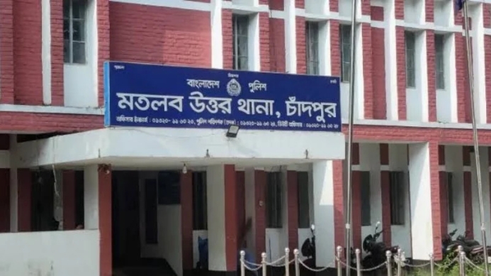 আদালতের কড়া আদেশে মতলব উত্তরের ওসিকে অপসারণ