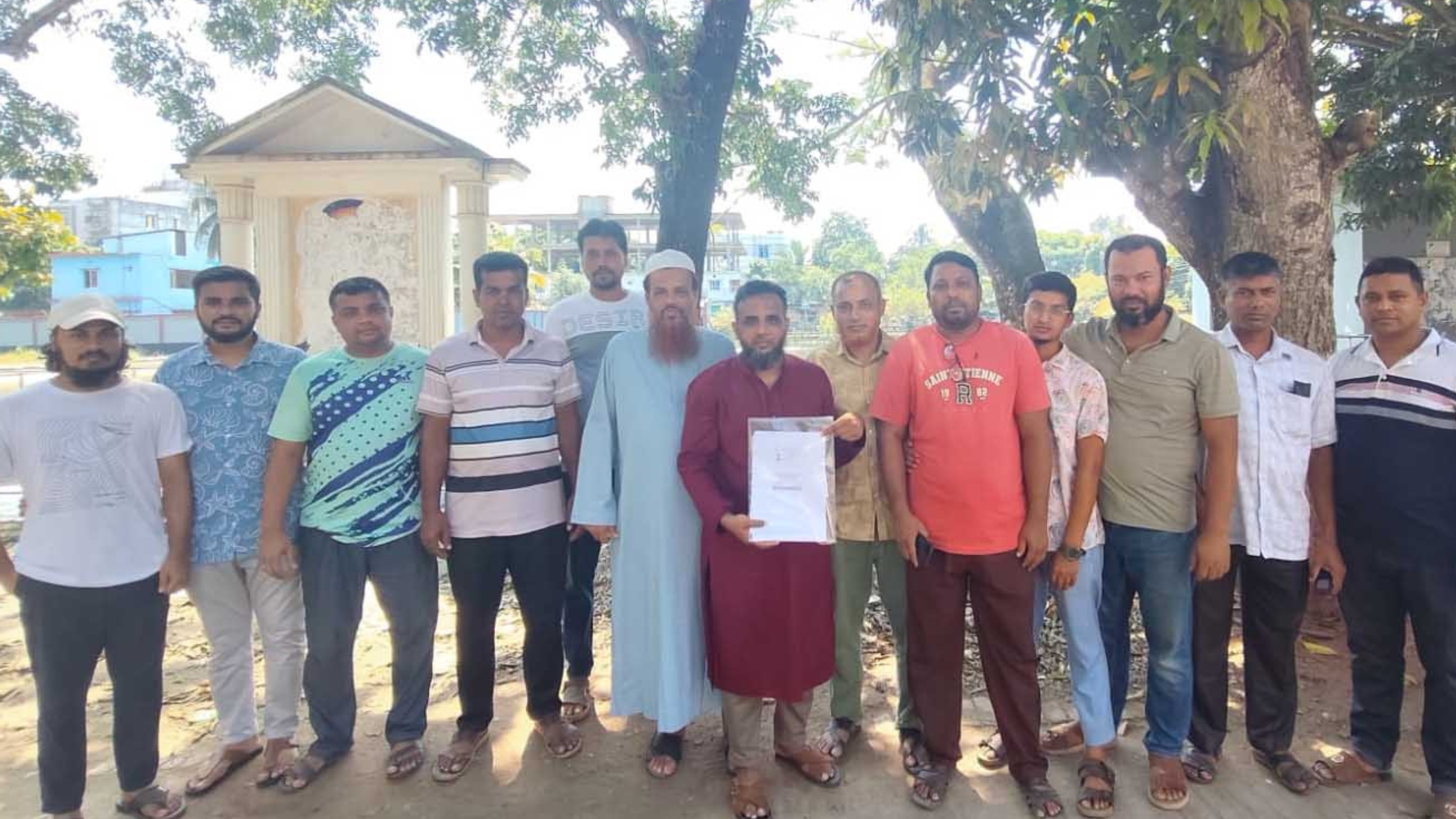 মতলব বাজার বণিক সমিতি নির্বাচনে ব্যবসায়ীদের সাথে নিয়ে প্রচার সম্পাদক পদে ফরম তুললেন সাংবাদিক জাকির