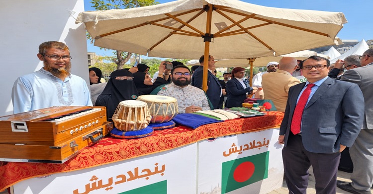 আইন শামস বিশ্ববিদ্যালয়ে বর্ণাঢ্য নবীন বরণ