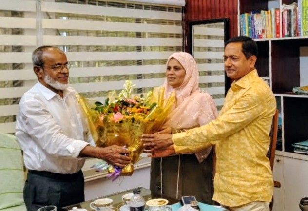 জেলা পরিষদ কার্যালয় পরিদর্শন করলেন স্থানীয় সরকার পরিচালক মনোয়ারা বেগম
