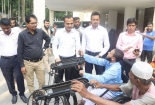 প্রতিবন্ধীদের জীবন সহজ করতে বিভিন্ন উপকরণ  বিতরণ