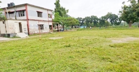 সংস্কার ও পর্যাপ্ত পরিচর্যা পেলেই মাঠটি ফিরে পাবে হারানো জৌলুস